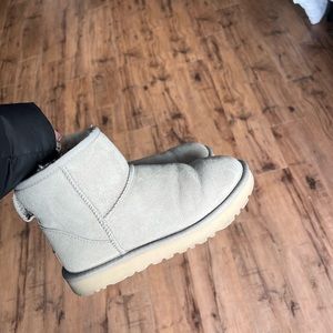 Ugg mini